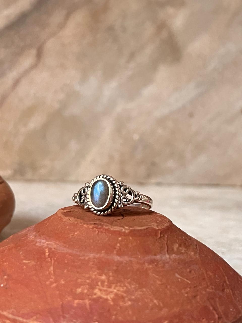 Labradorite Oval Boho 925 Sterling Silver Ring