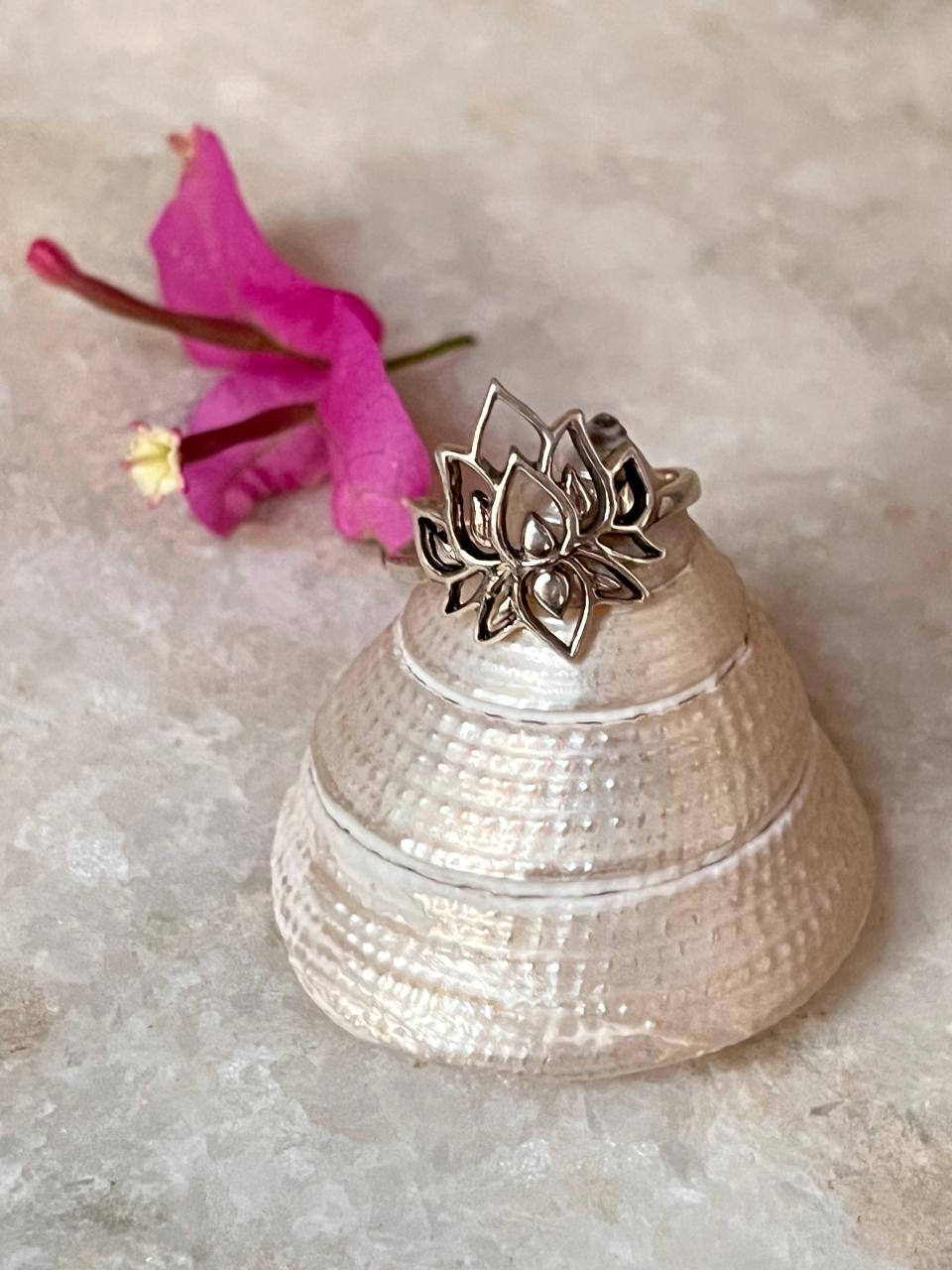 Big Divine Lotus 925 Sterling Silver Ring
