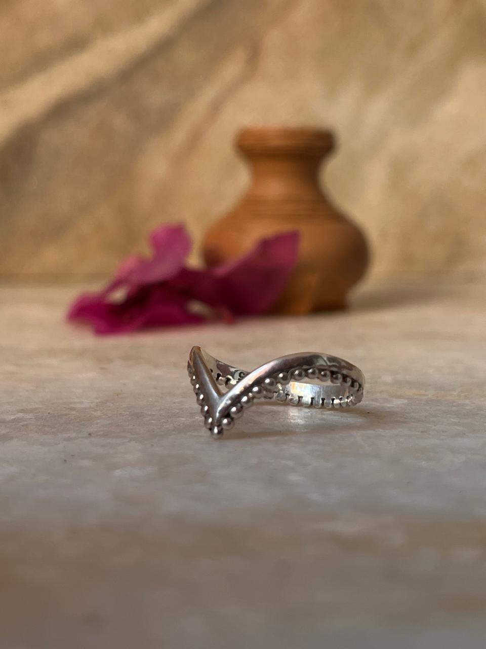 V Rawa Stackable 925 Sterling Silver Ring