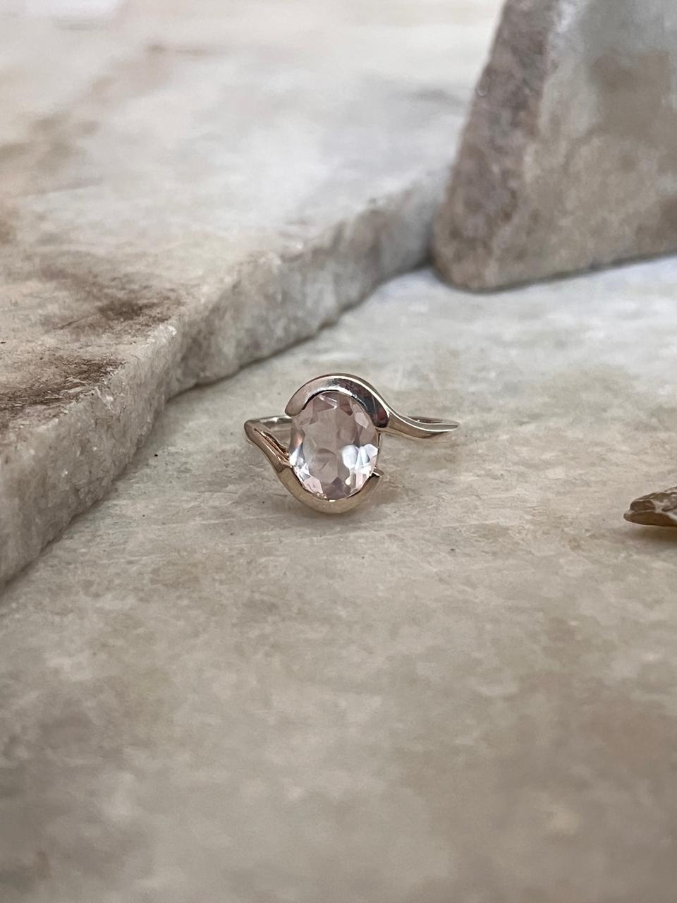 Rose Quartz Oval Cross Band 925 Sterling Silver Ring