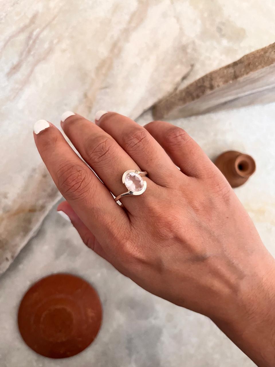 Rose Quartz Oval Cross Band 925 Sterling Silver Ring