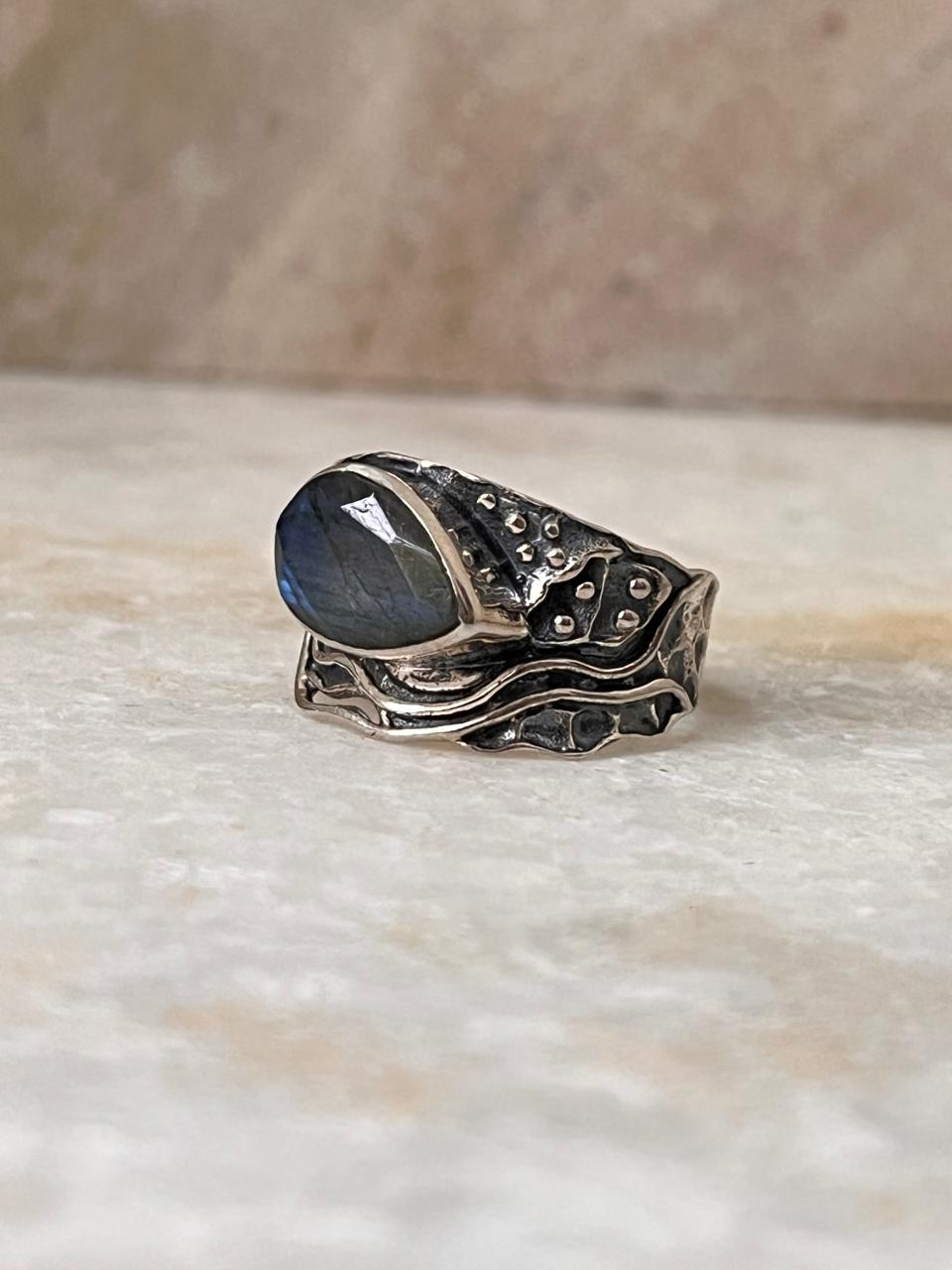 Labradorite Pear Rustic 925 Sterling Silver Ring