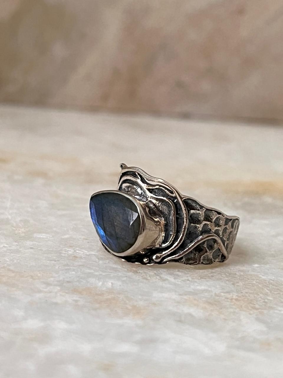 Labradorite Pear Rustic 925 Sterling Silver Ring