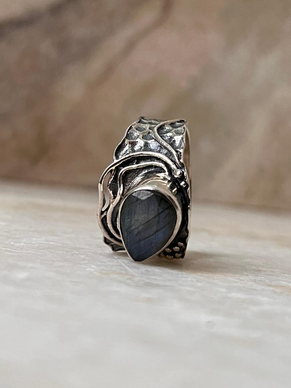 Labradorite Pear Rustic 925 Sterling Silver Ring