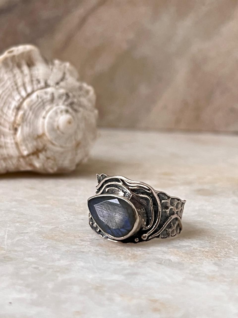 Labradorite Pear Rustic 925 Sterling Silver Ring
