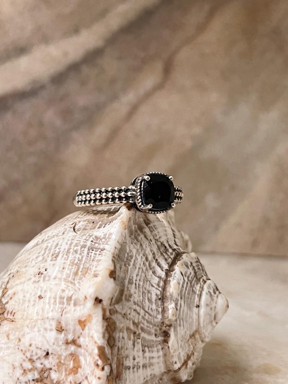 Black Onyx Square Cut Vintage 925 Sterling Silver Ring