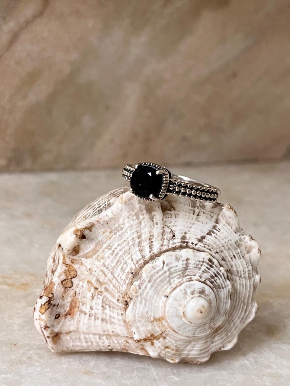 Black Onyx Square Cut Vintage 925 Sterling Silver Ring