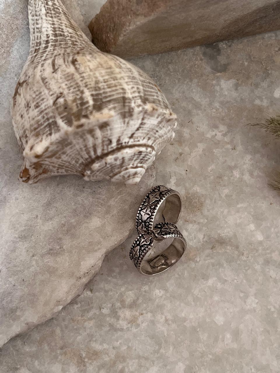 Ethnic toe ring with rawa granule work in silver