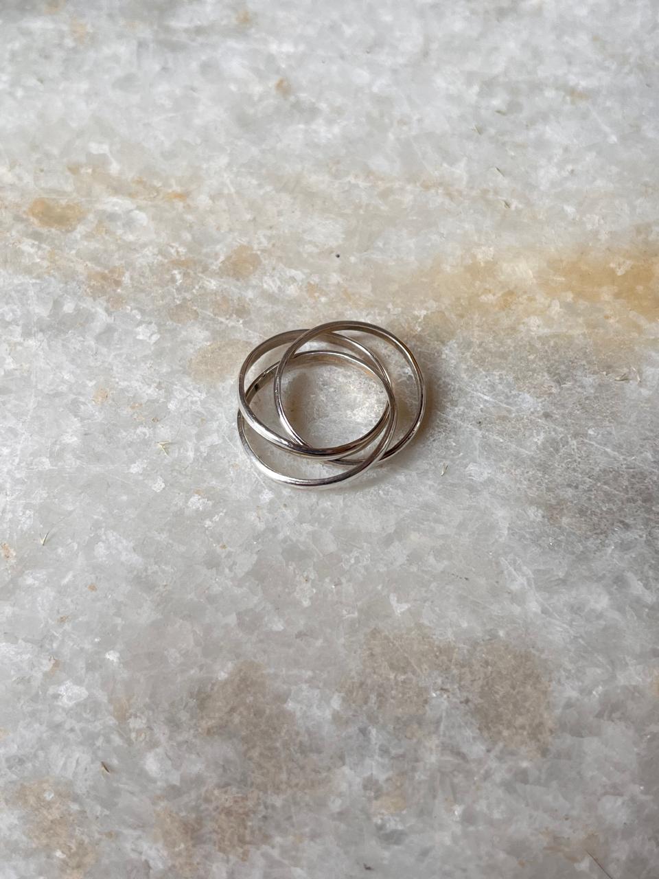 Stylish sterling silver three-band rolling design ring
