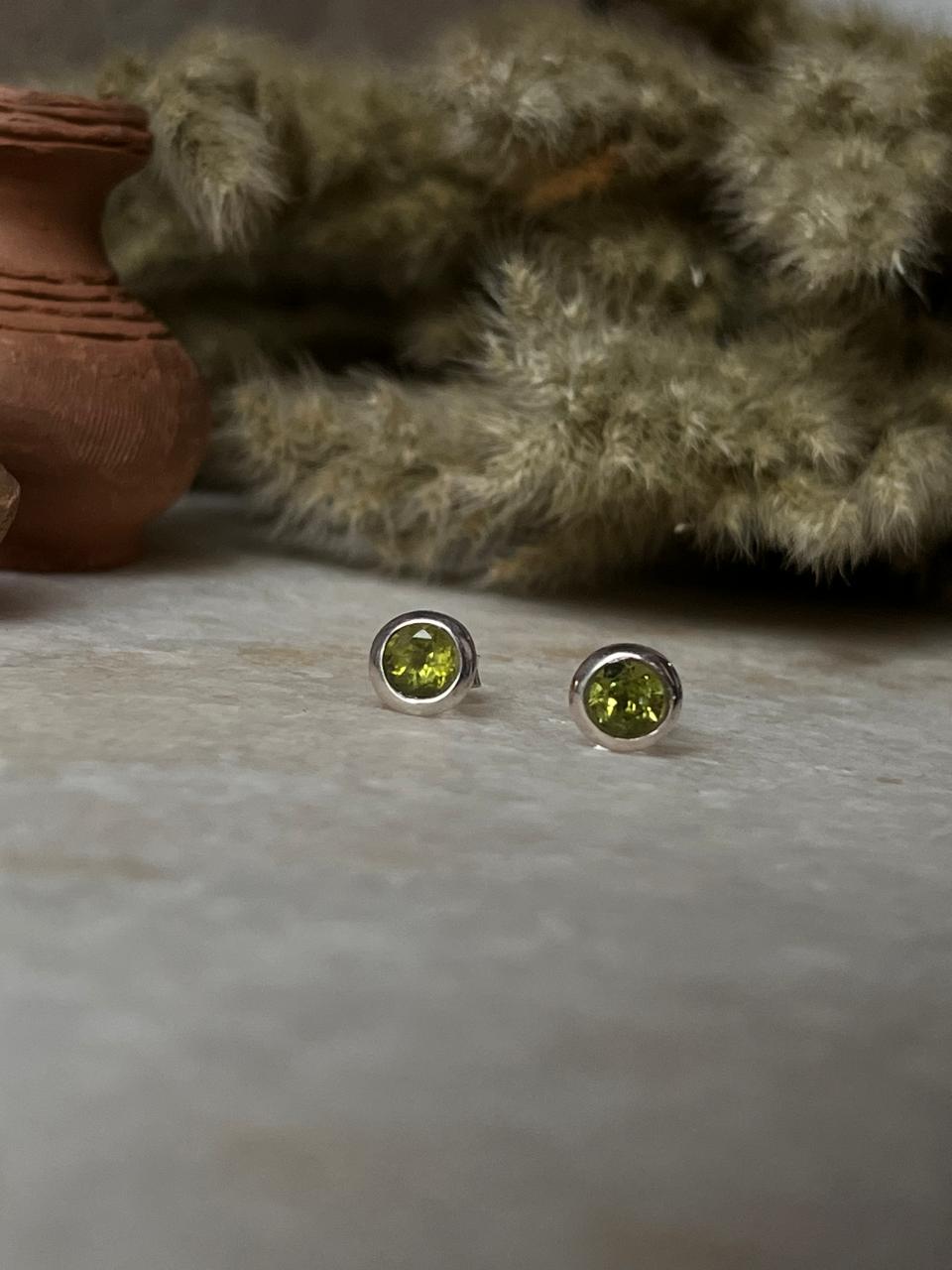 Peridot 6mm 925 Sterling Silver Studs
