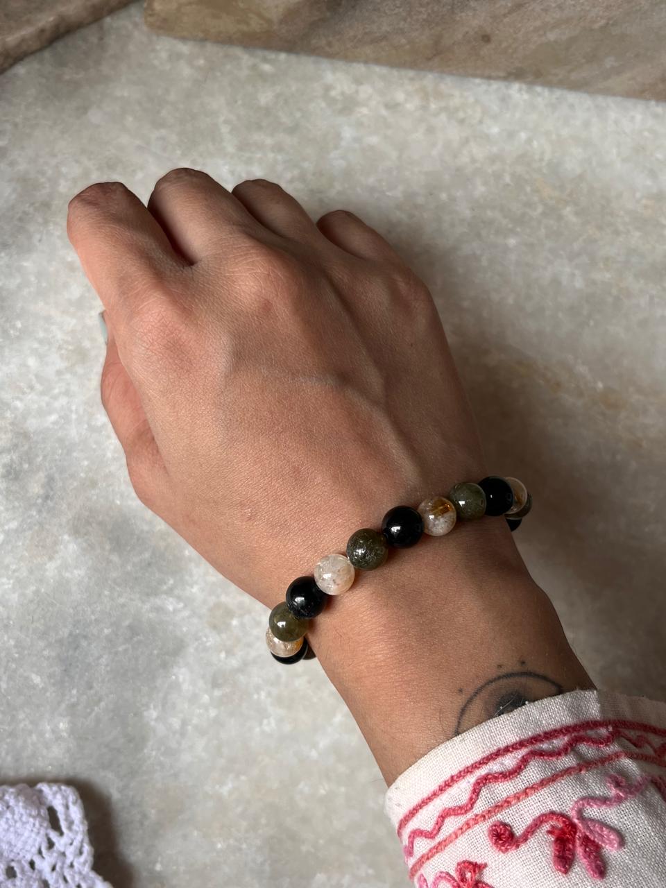 Leo birthstone bracelet featuring 8MM crystal beads