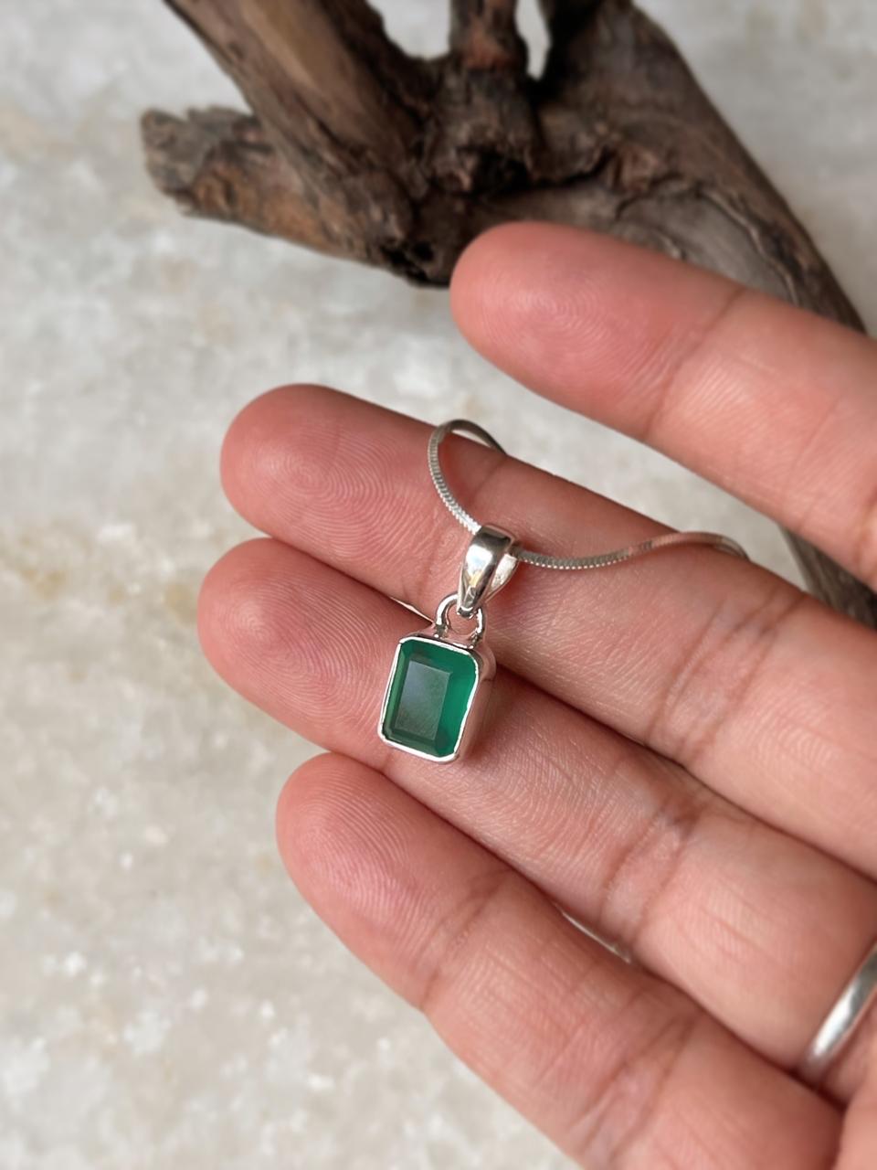 925 Sterling Silver Pendant with Rectangular Green Onyx