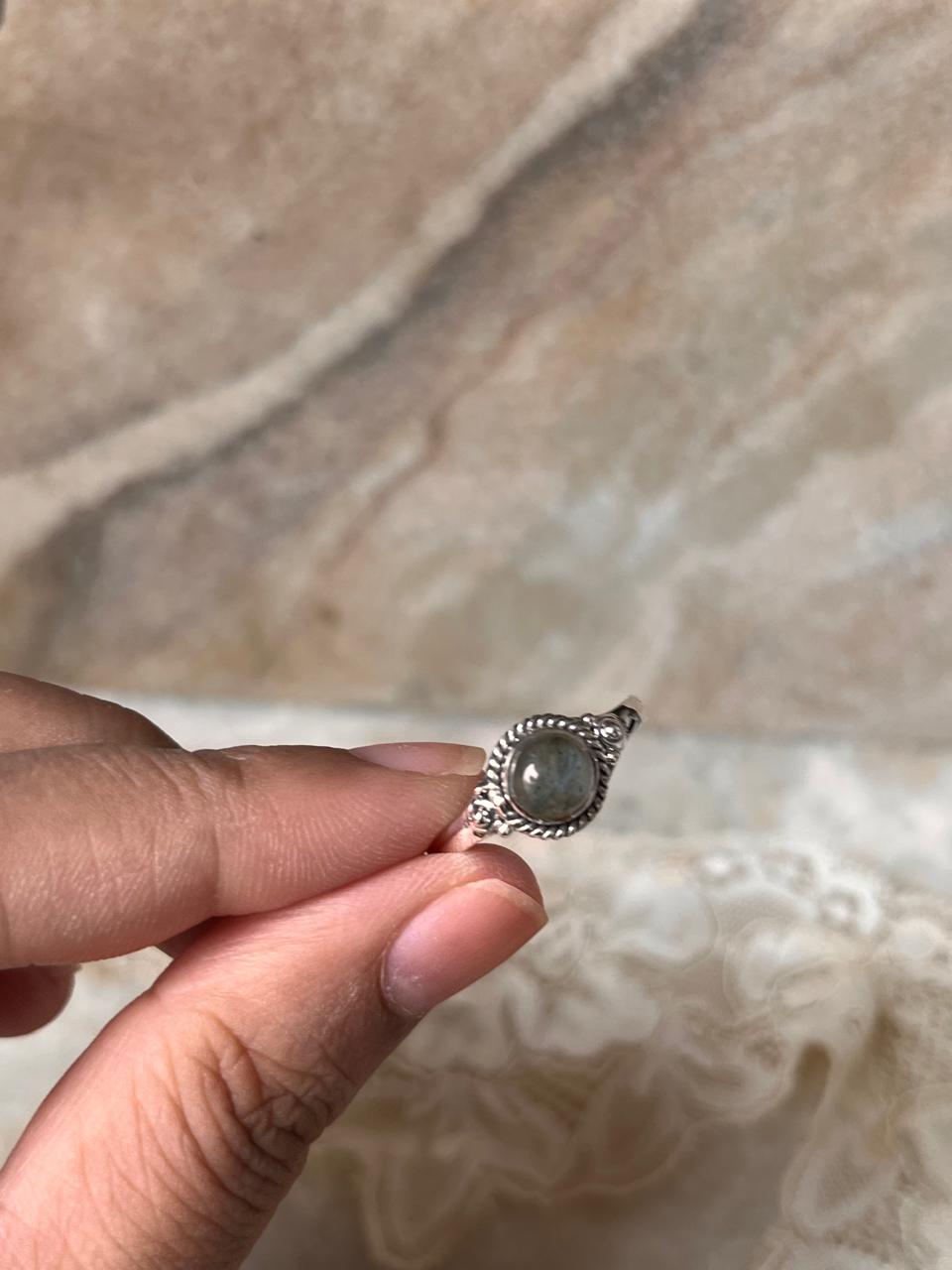925 Silver Boho Ring with Natural Round Labradorite Stone