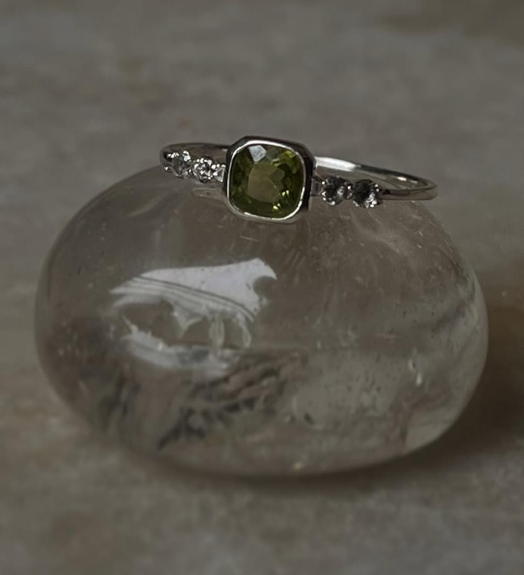 Peridot & White Topaz Band 925 Sterling Silver Ring
