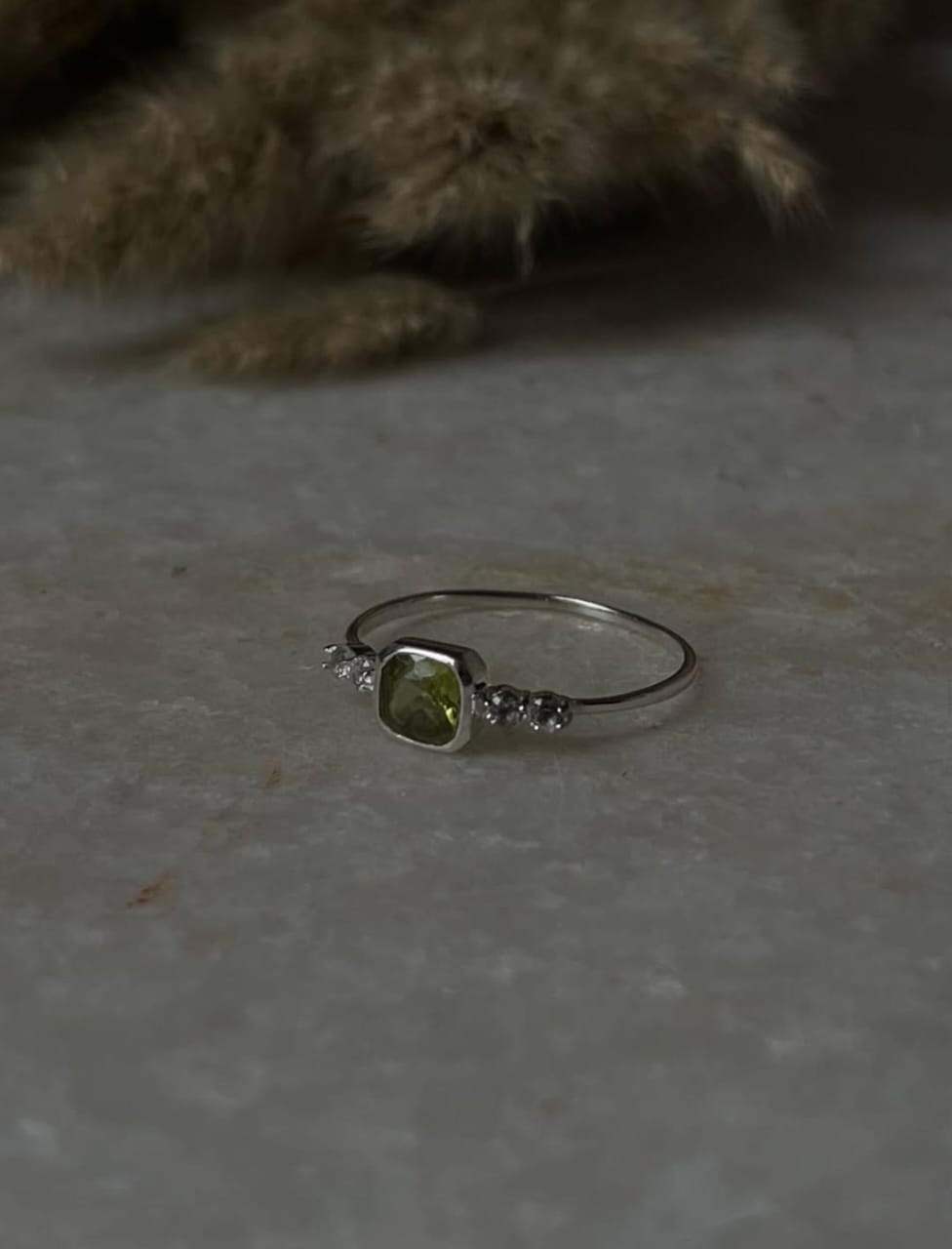 Peridot & White Topaz Band 925 Sterling Silver Ring