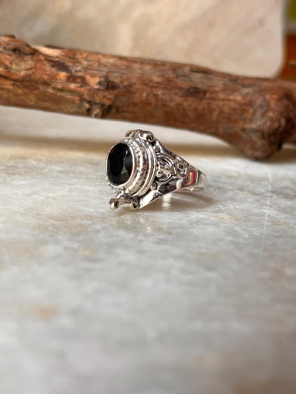 Black Onyx Vintage Storage 925 Sterling Silver Ring