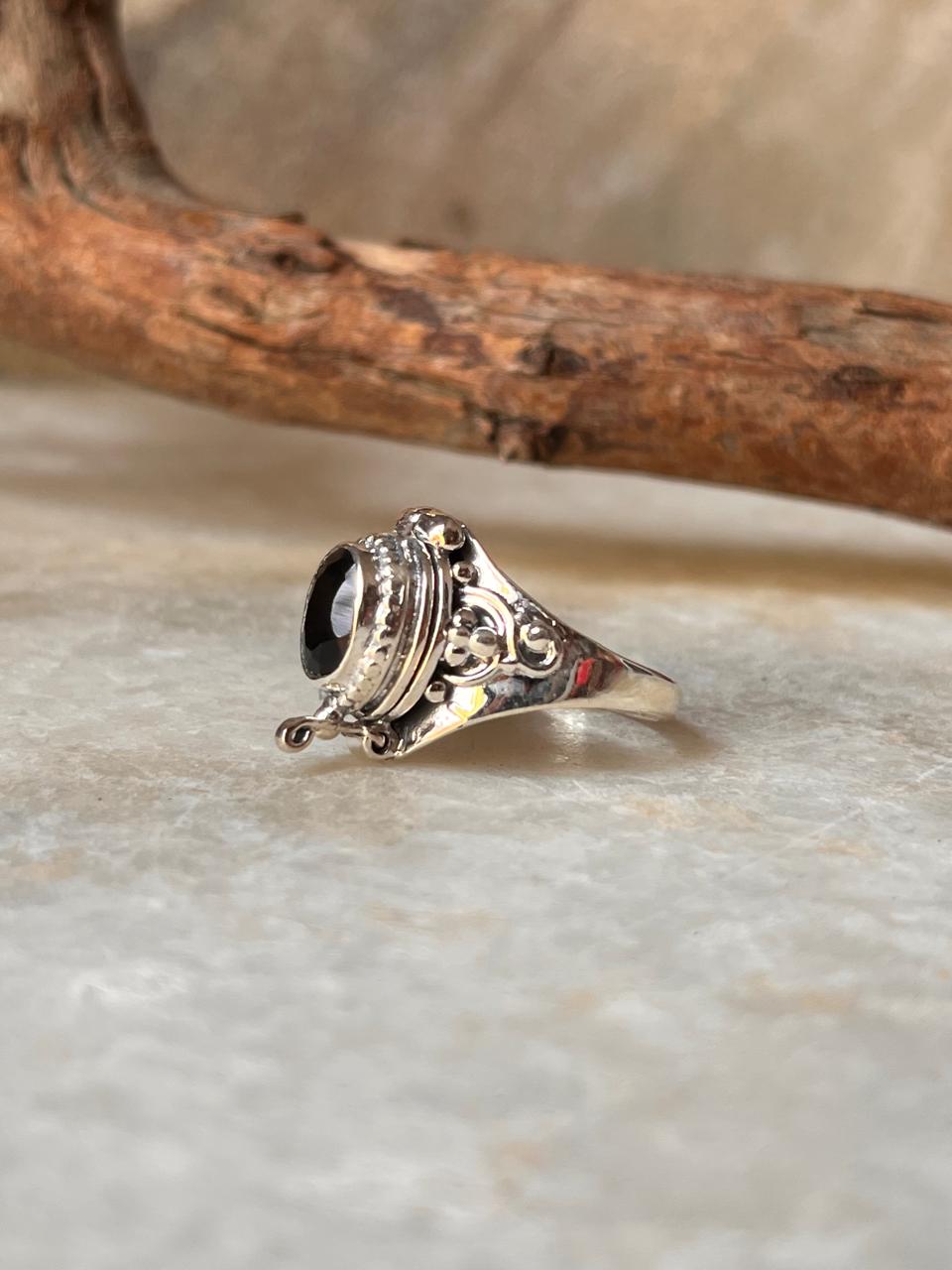 Black Onyx Vintage Storage 925 Sterling Silver Ring