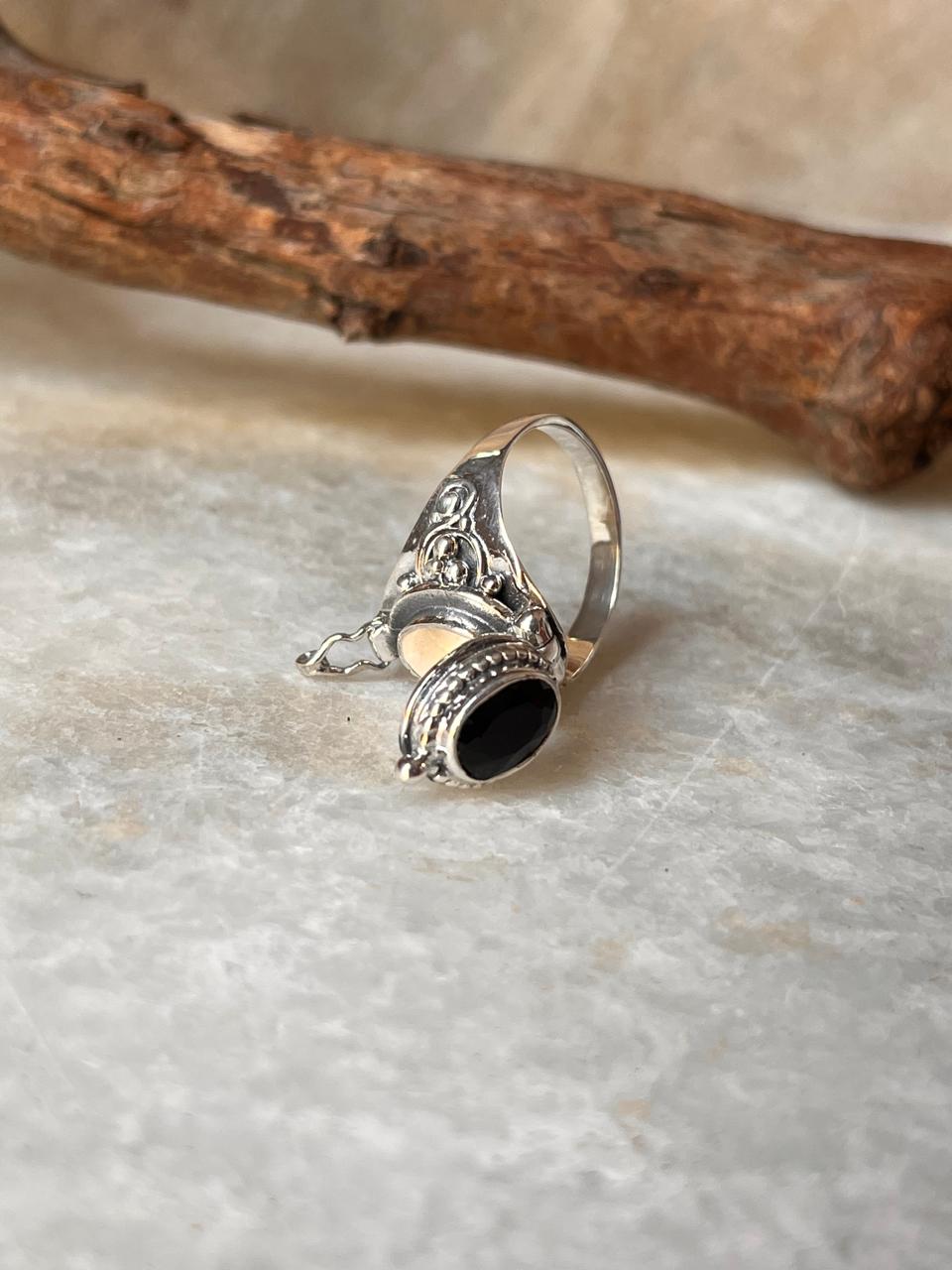 Black Onyx Vintage Storage 925 Sterling Silver Ring