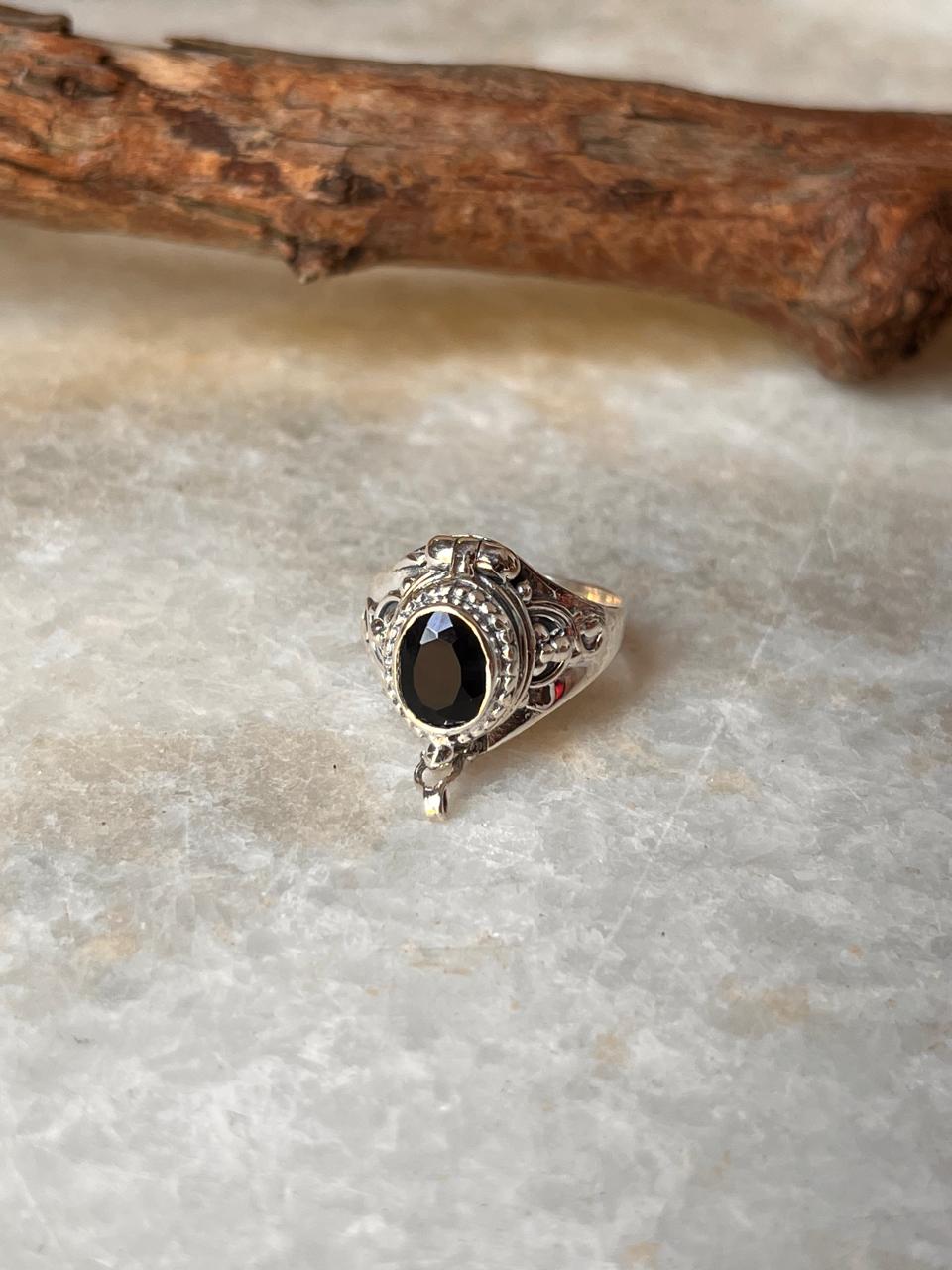 Black Onyx Vintage Storage 925 Sterling Silver Ring