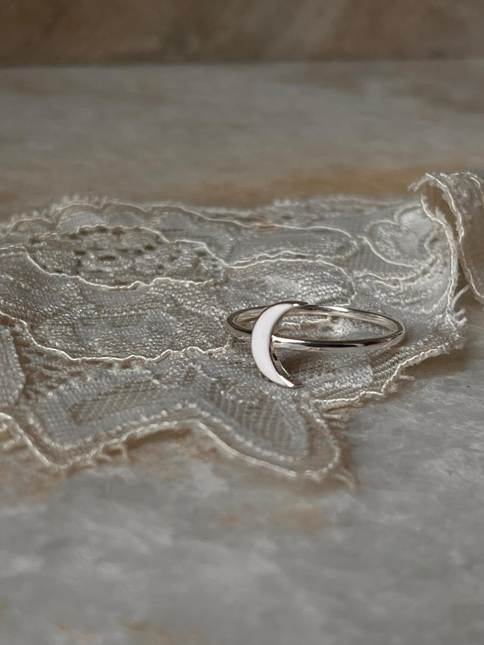 White Enamel Crescent Moon 925 Sterling Silver Ring