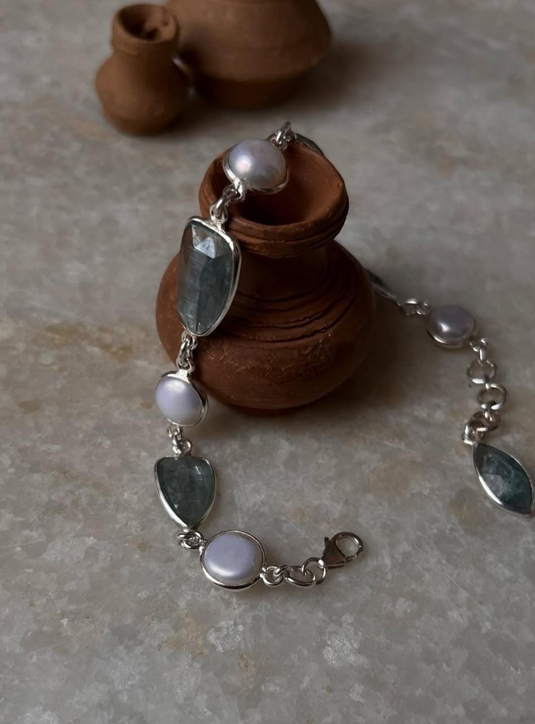 Minimalist kyanite and pearl 925 silver bracelet