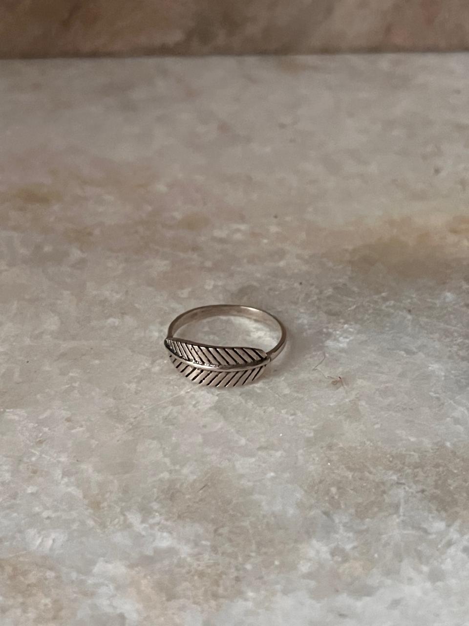 Leaf Detailed Band 925 Sterling Silver Ring