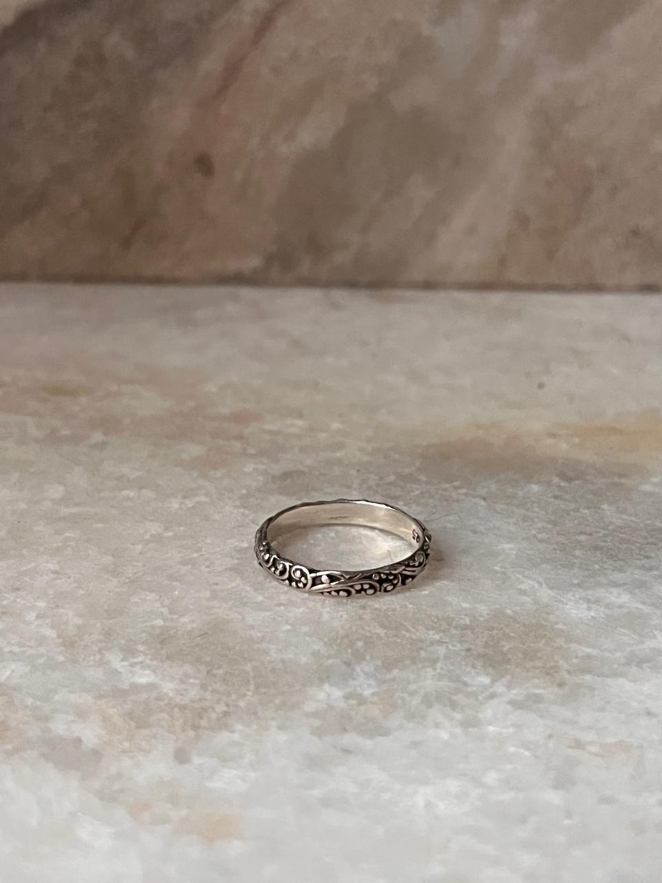 Thin Vintage Motif 925 Sterling Silver Band Ring