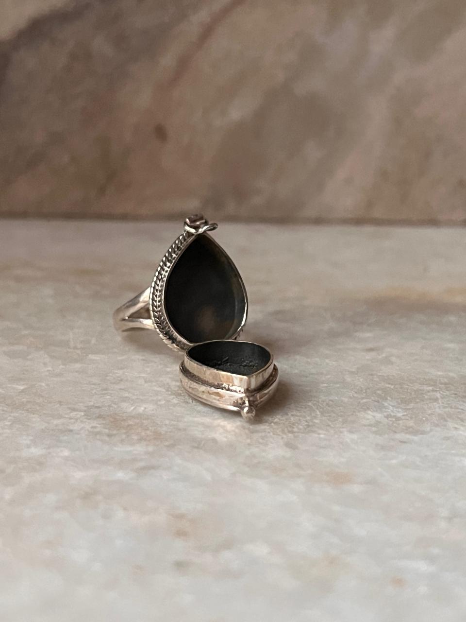Plain Antique Boho Poisen /Storage 925 Sterling Silver Ring