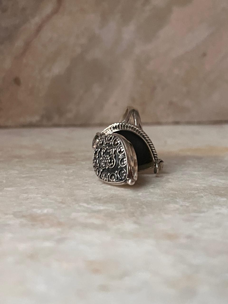 Plain Antique Boho Poisen /Storage 925 Sterling Silver Ring