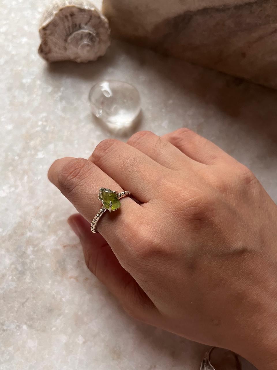 Peridot Raw Uncut Dot Band 925 Sterling Silver Ring