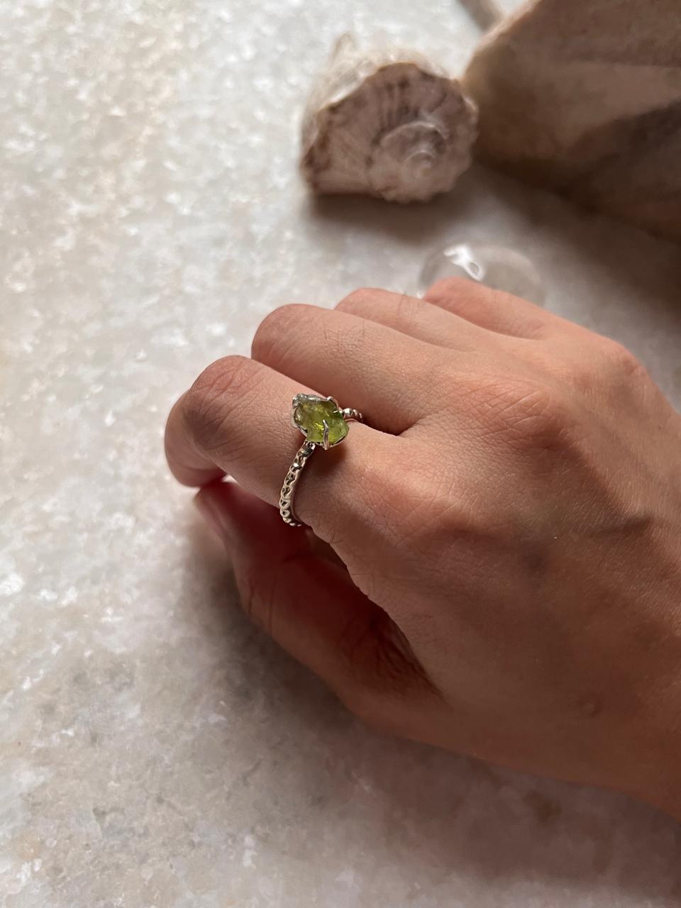 Peridot Raw Uncut Dot Band 925 Sterling Silver Ring