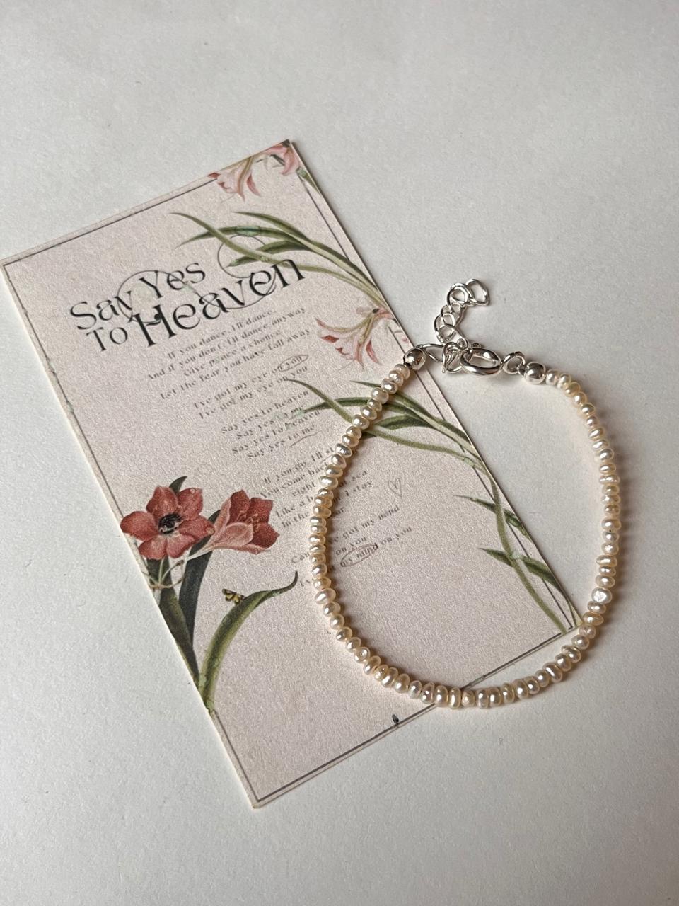 Warm tone freshwater pearl dainty bracelet