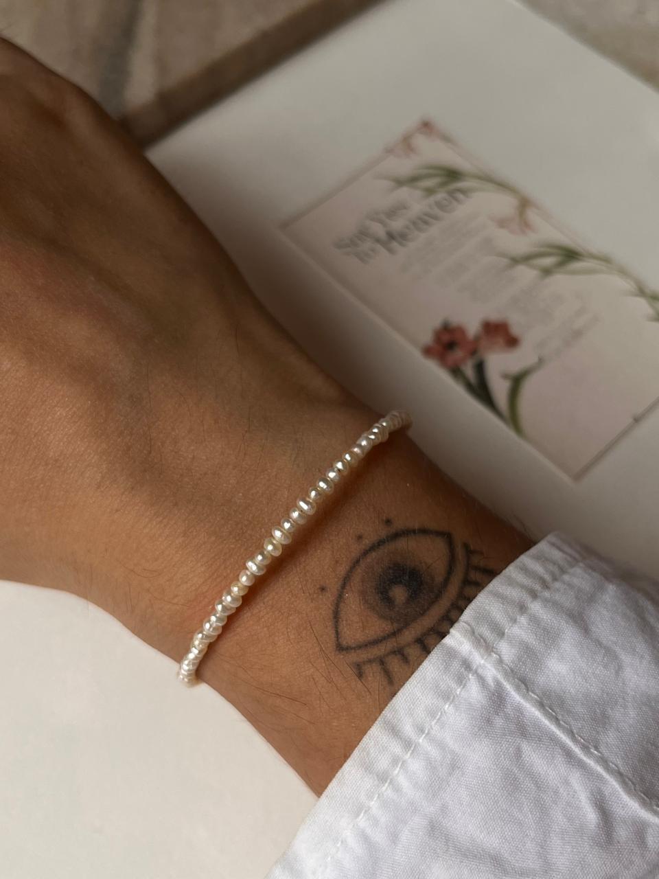 Delicate round pearl bracelet for layering