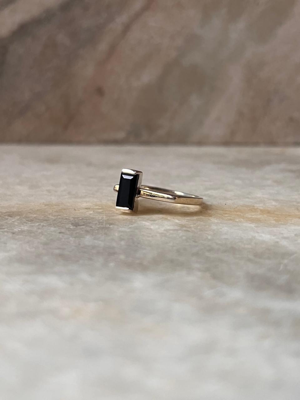 Black Onyx Side Stone Contemporary 925 Sterling Silver Ring