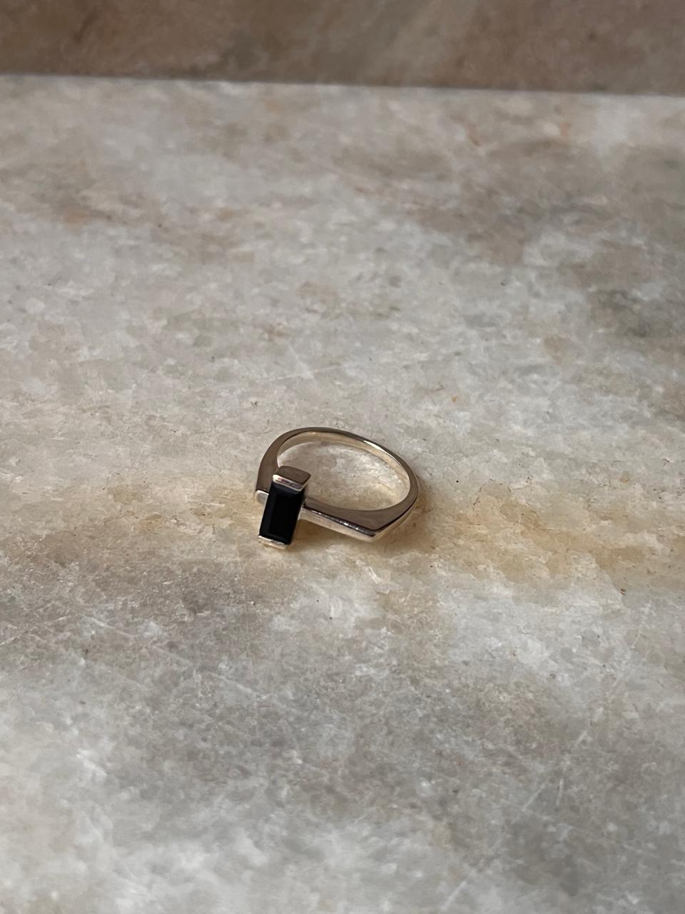 Black Onyx Side Stone Contemporary 925 Sterling Silver Ring