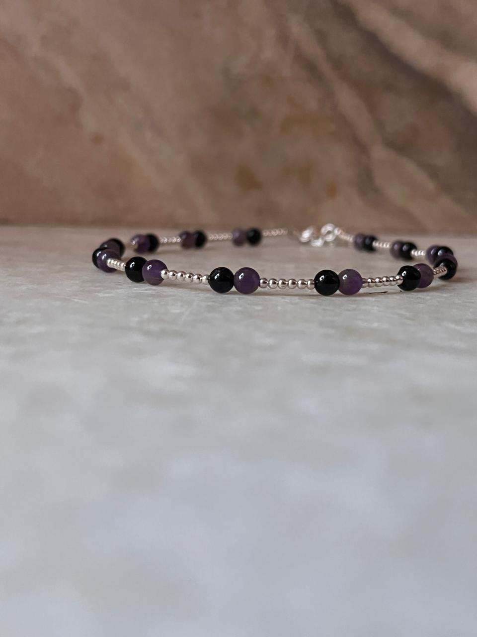 Stylish Sterling Silver Bracelet with Amethyst and Onyx Crystals