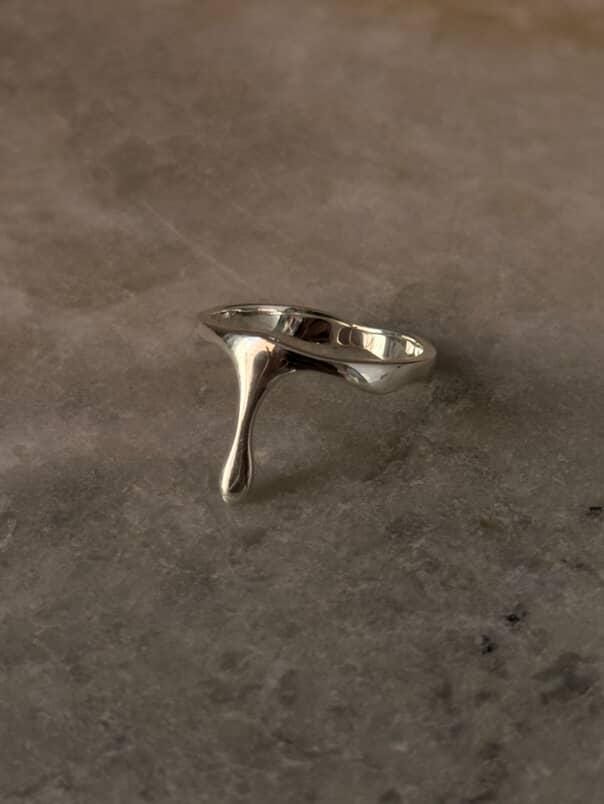 Modern abstract melted silver drip design ring