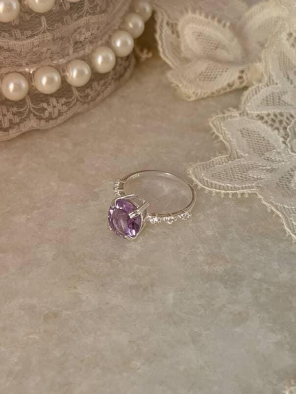 Handcrafted 925 sterling silver ring with oval amethyst stone