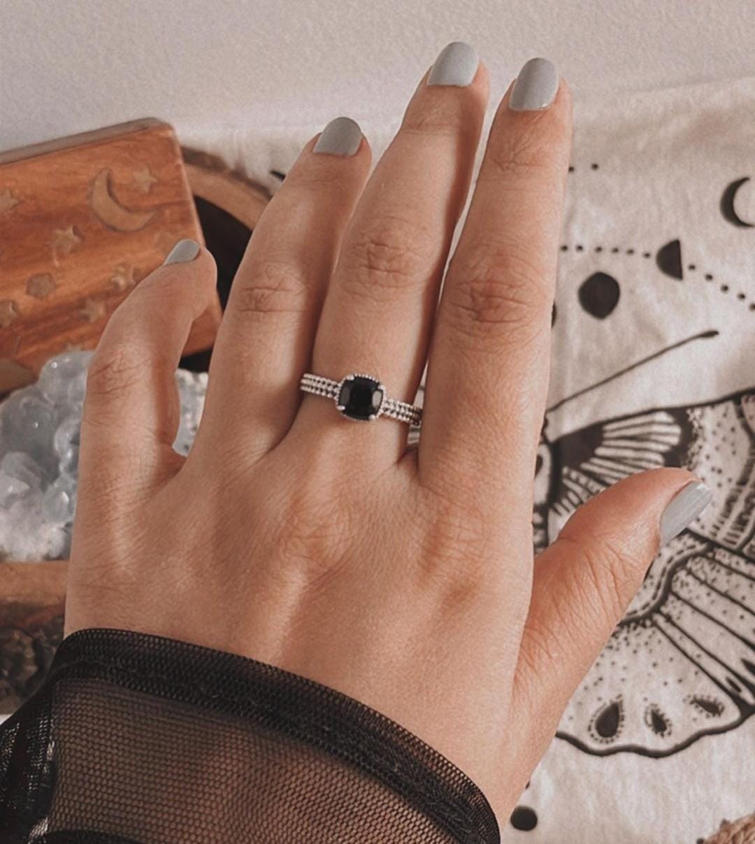 Stylish Square Cut Black Onyx Vintage Silver Band