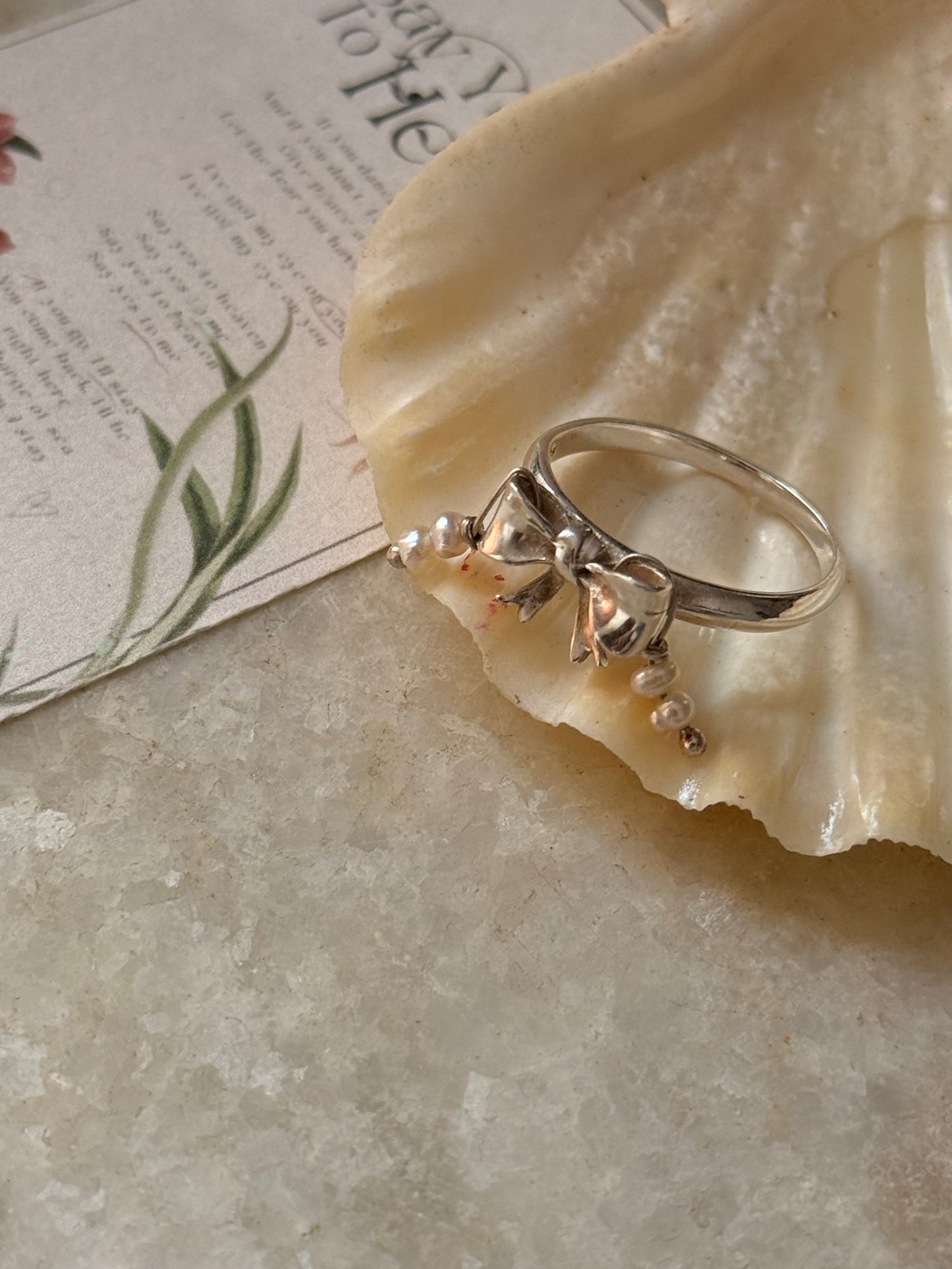 925 Sterling Silver 3D Pretty Boho Bow, 2 Shiny Pearls Ring