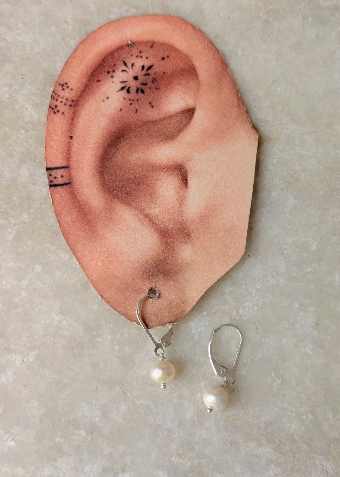 925 Sterling Silver Fresh Water Pearls Round Lever Back Earring