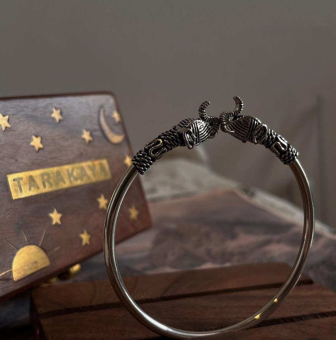 Vintage-Inspired Antique Haathi Adjustable Silver Kada