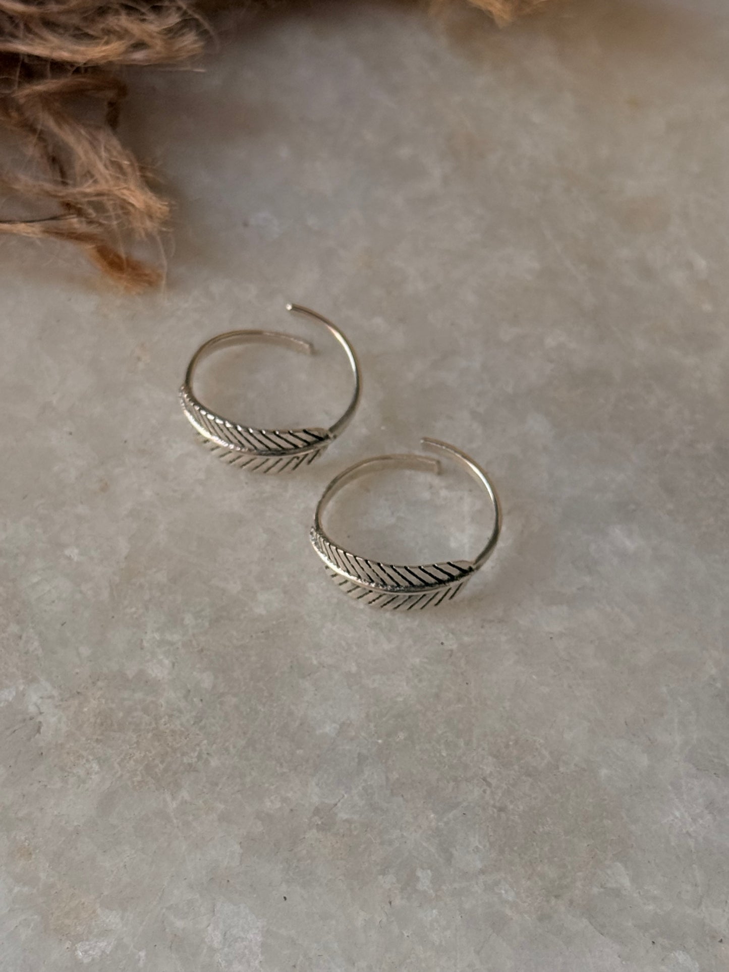 925 Sterling Silver Leaf Detailed Toe Ring