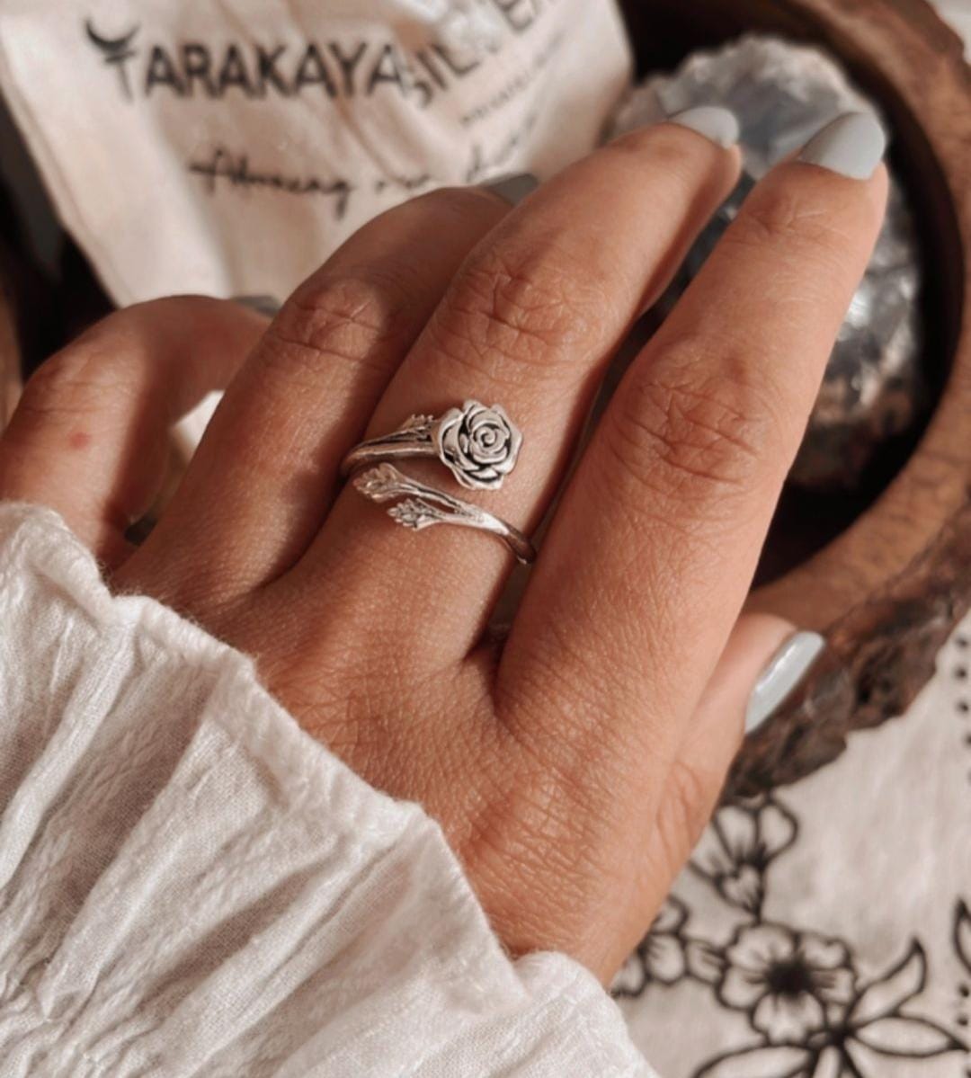 Beautiful vintage rose ring in sterling silver