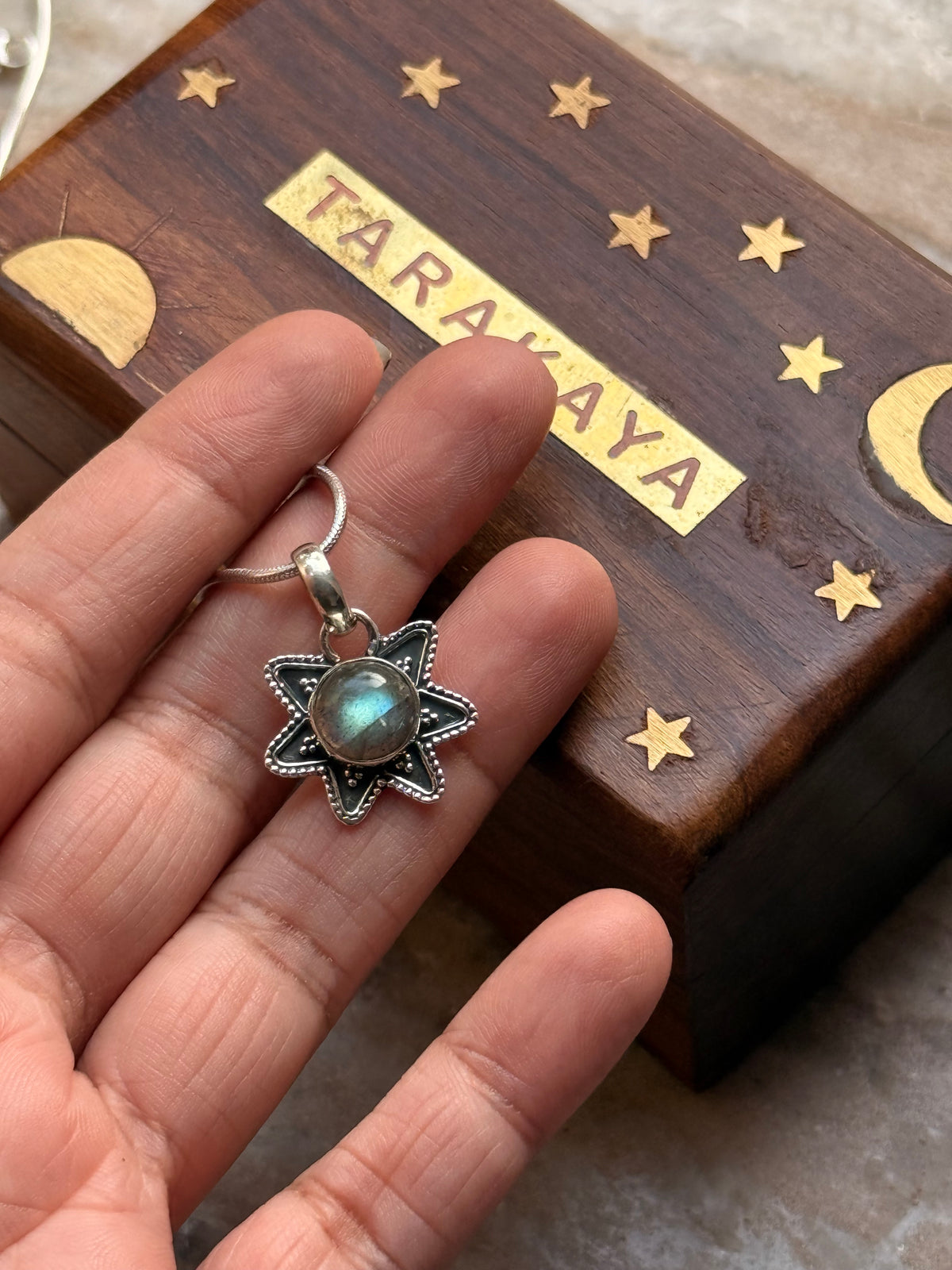 925 Sterling Silver Labradorite Flower Boho Pendant
