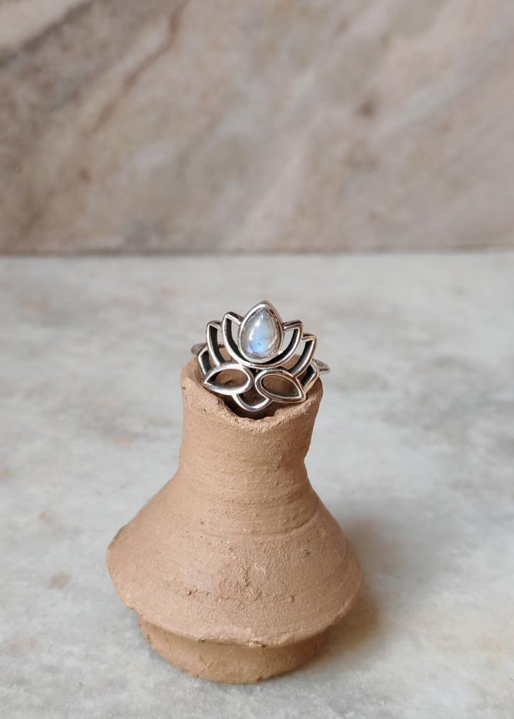 925 Sterling Silver Moonstone Divine Lotus Ring