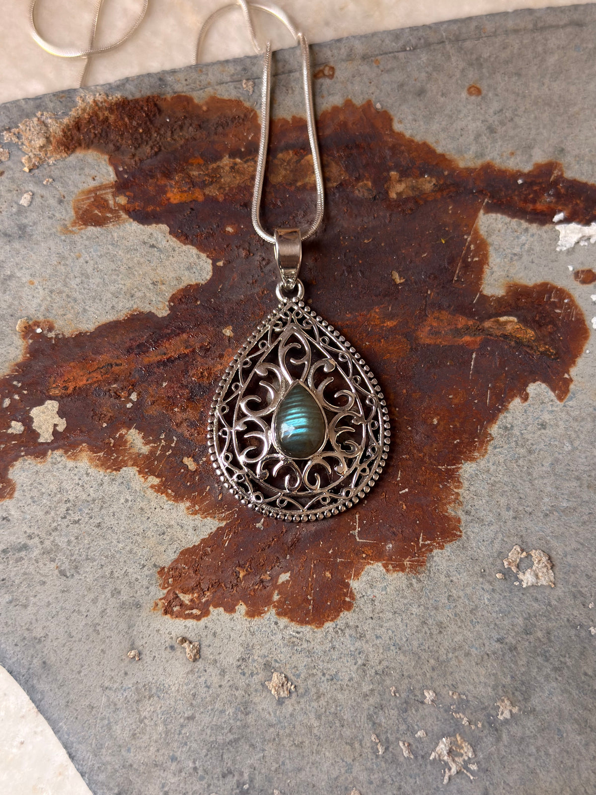 925 Sterling Silver Labradorite Filigree Work Handcrafted Pendant
