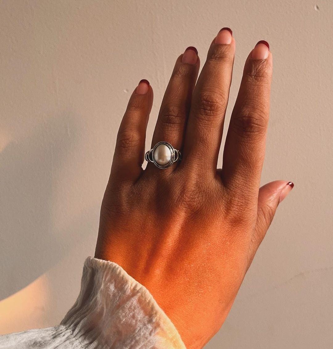 Sterling Silver Oval Ring with Fresh Water Pearl