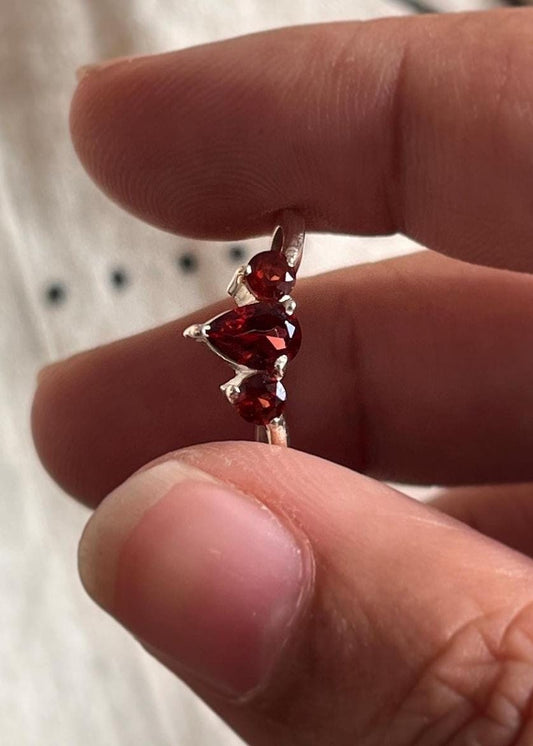 Garnet 3-stone 925 Sterling Silver ring with unique pear and round cut garnets