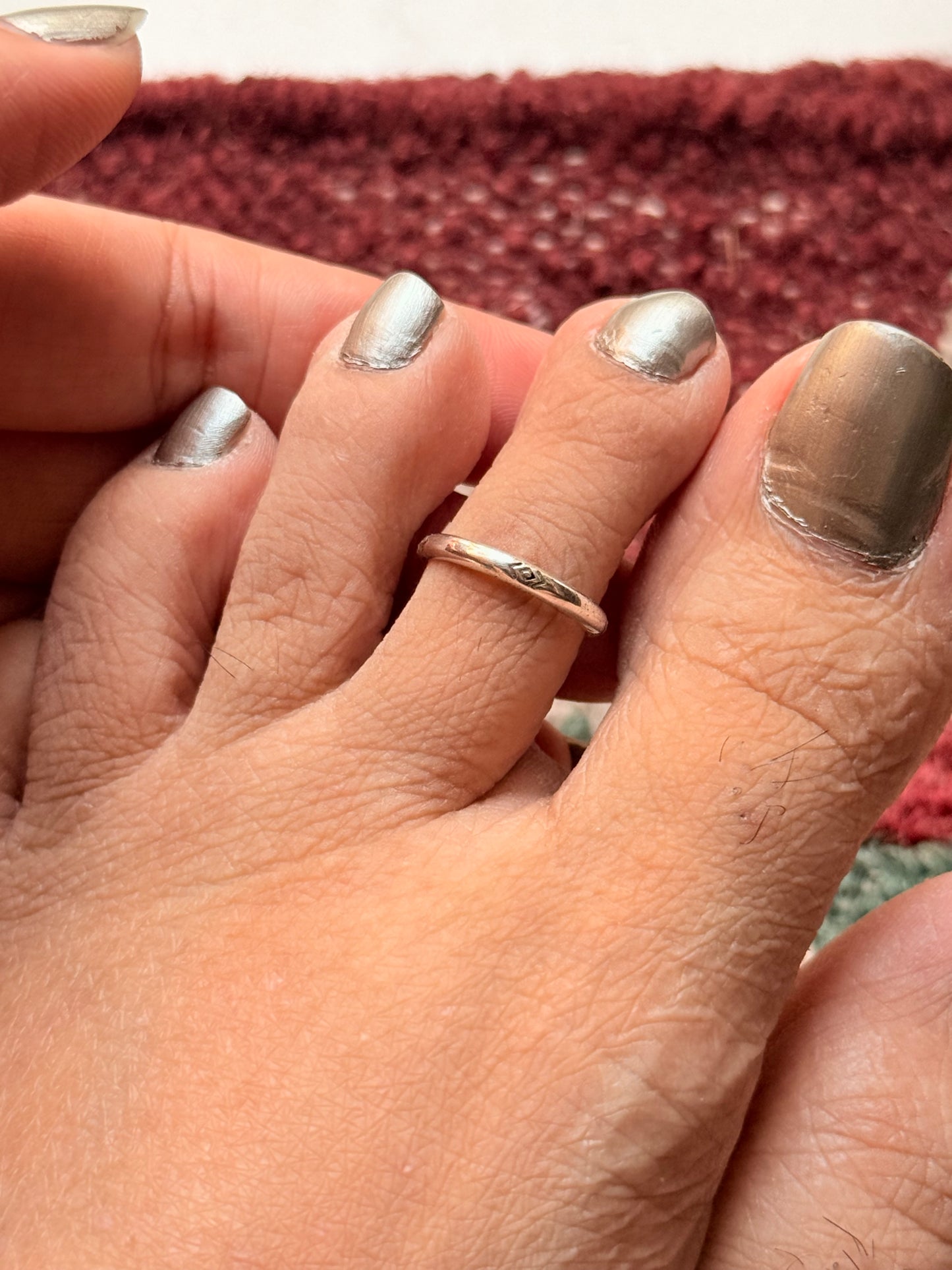 925 Sterling Silver V Tribal Engraved ii Toe Ring